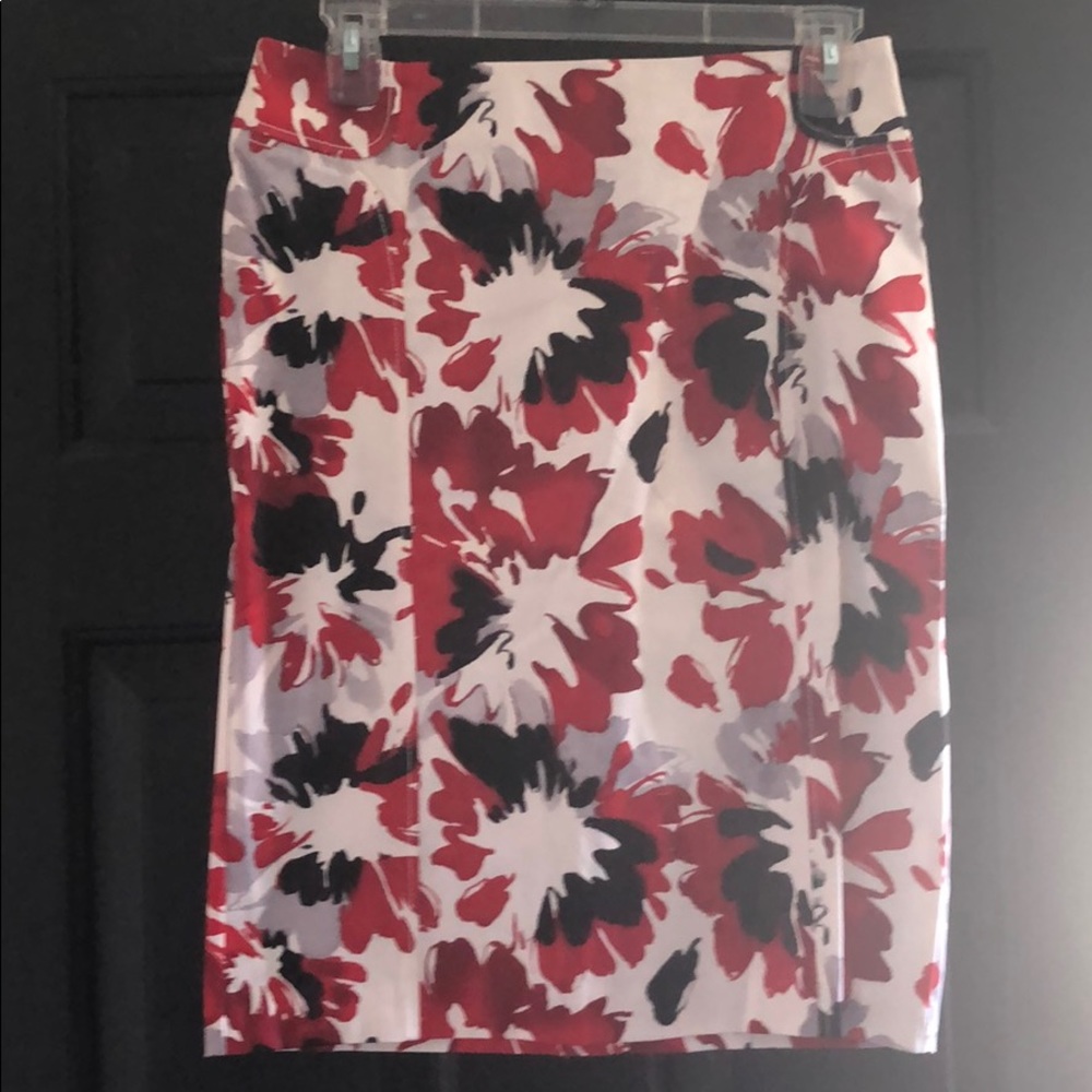 New York & Company multi color straight skirt